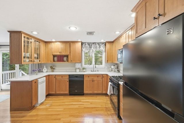 11 Sunrise Road, Foxboro, MA 02035