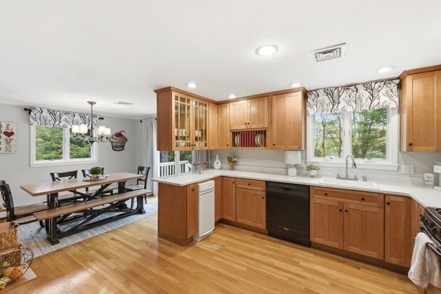 11 Sunrise Road, Foxboro, MA 02035