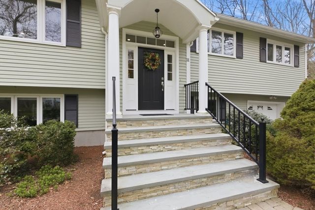 11 Sunrise Road, Foxboro, MA 02035