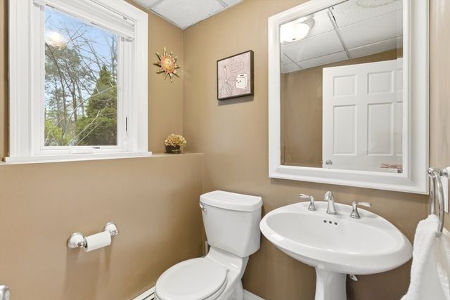 11 Sunrise Road, Foxboro, MA 02035