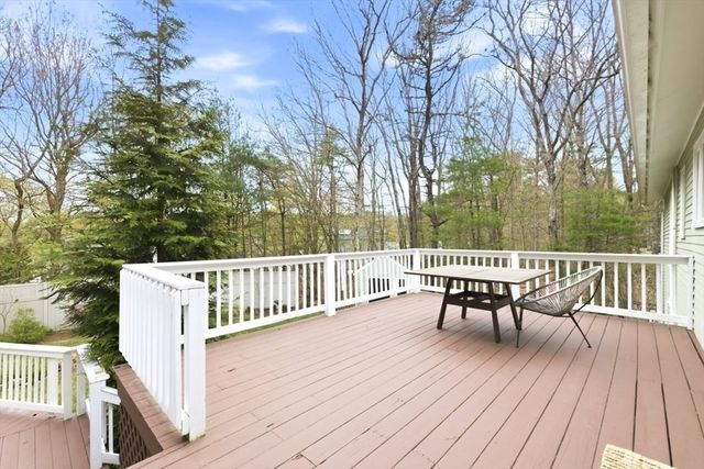 11 Sunrise Road, Foxboro, MA 02035