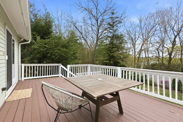 11 Sunrise Road, Foxboro, MA 02035