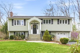 11 Sunrise Road, Foxboro, MA 02035