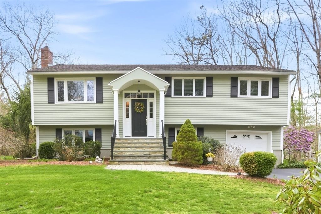 11 Sunrise Road, Foxboro, MA 02035