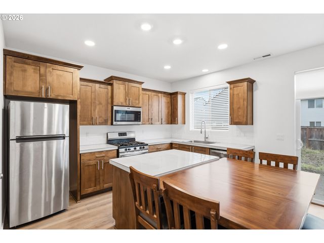 2095 S HEATHER St, Cornelius, OR 97113