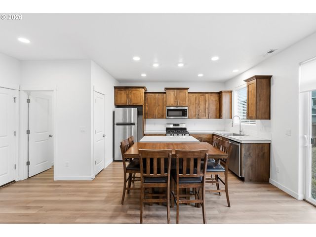 2095 S HEATHER St, Cornelius, OR 97113