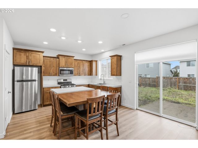 2095 S HEATHER St, Cornelius, OR 97113