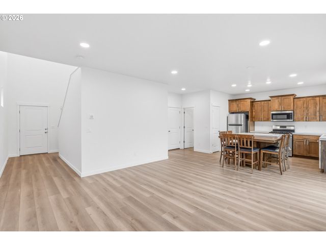 2095 S HEATHER St, Cornelius, OR 97113