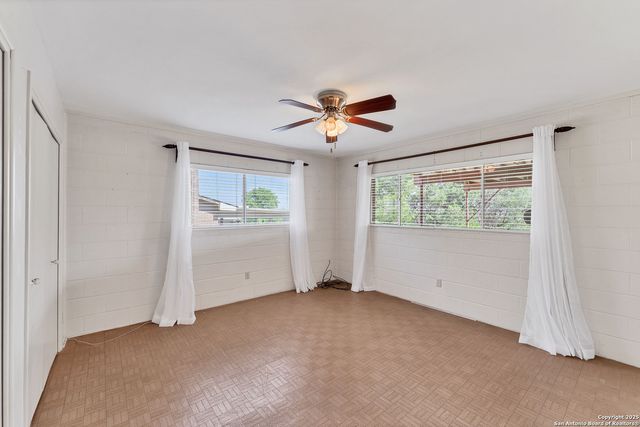 667 Fredericksburg, New Braunfels, TX 78130