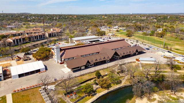 667 Fredericksburg, New Braunfels, TX 78130