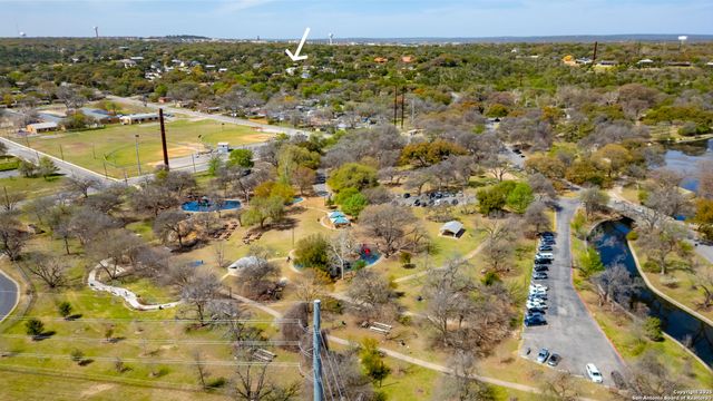 667 Fredericksburg, New Braunfels, TX 78130