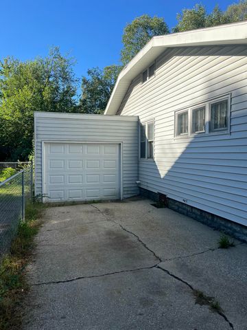 863 E Isabella Avenue, Muskegon, MI 49442
