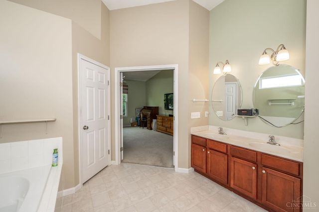 405 Bridle Creek Drive, Monroe, OH 45050