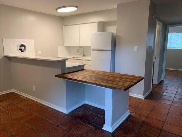 1808 W 35th ST 10, Austin, TX 78703