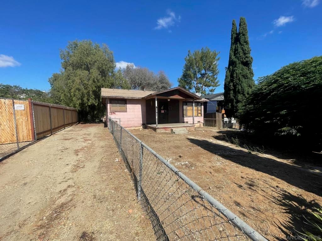 Image 1 of property listing at 8574 Atlas View, Santee, CA 92071