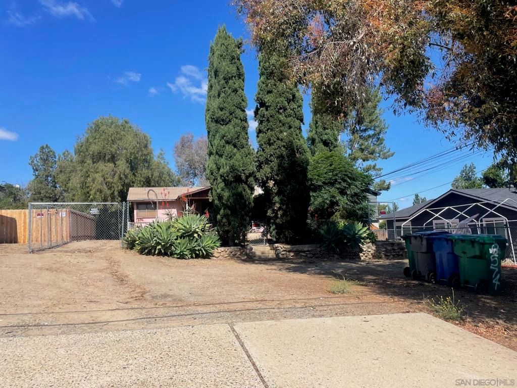 Image 8 of property listing at 8574 Atlas View, Santee, CA 92071