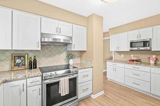 12955 Dunwoody DRIVE, Elm Grove, WI 53122
