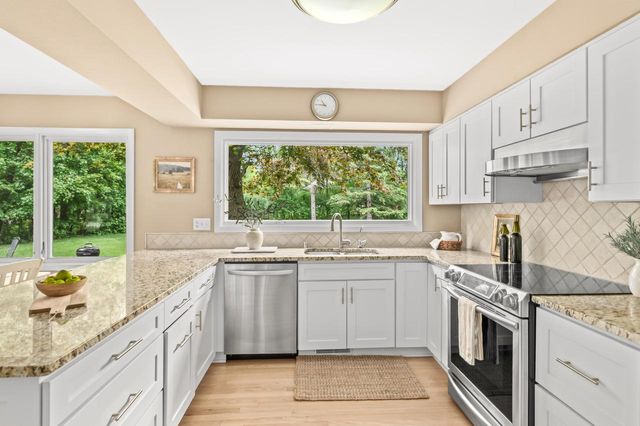 12955 Dunwoody DRIVE, Elm Grove, WI 53122