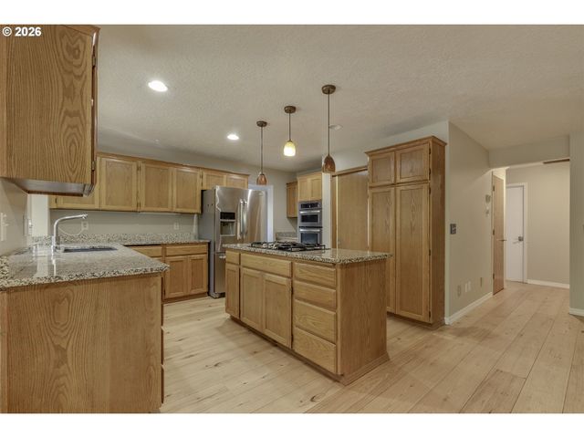 1747 Ne 54TH Ct, Hillsboro, OR 97124