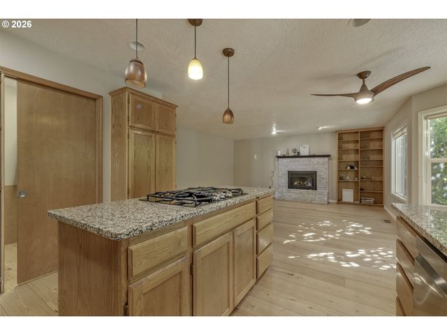 1747 Ne 54TH Ct, Hillsboro, OR 97124