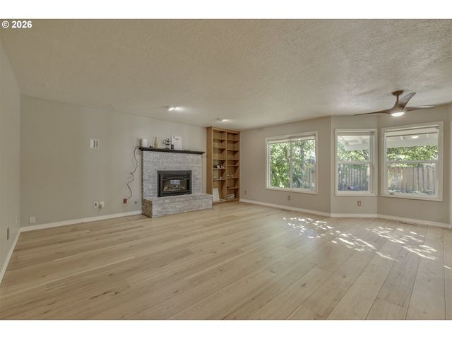 1747 Ne 54TH Ct, Hillsboro, OR 97124
