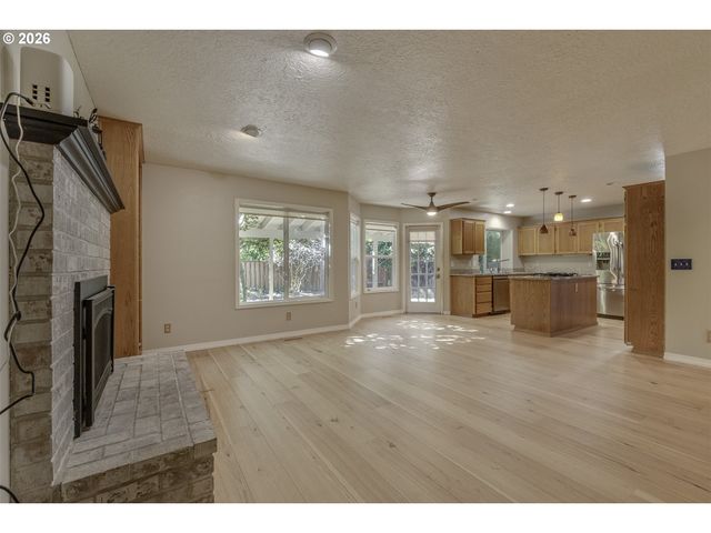 1747 Ne 54TH Ct, Hillsboro, OR 97124