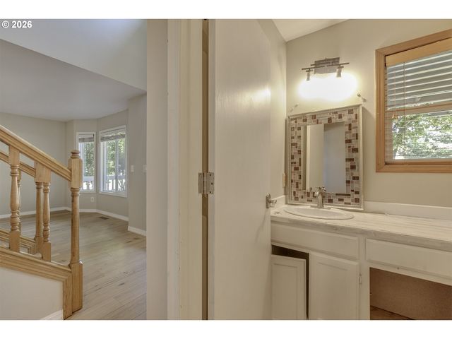 1747 Ne 54TH Ct, Hillsboro, OR 97124