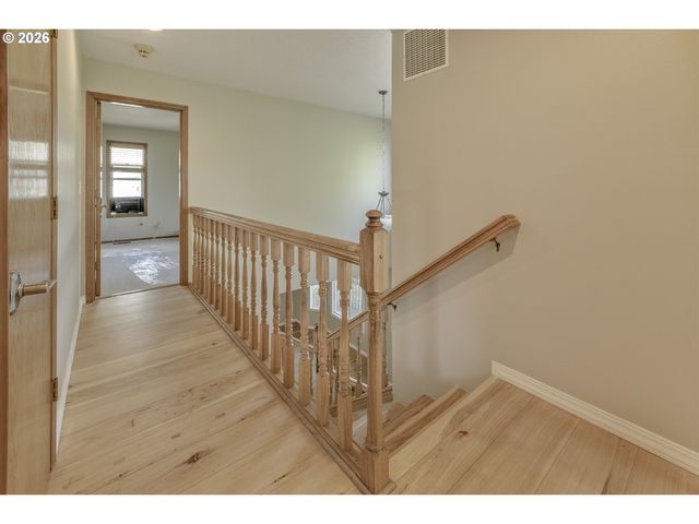 1747 Ne 54TH Ct, Hillsboro, OR 97124