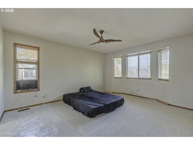 1747 Ne 54TH Ct, Hillsboro, OR 97124