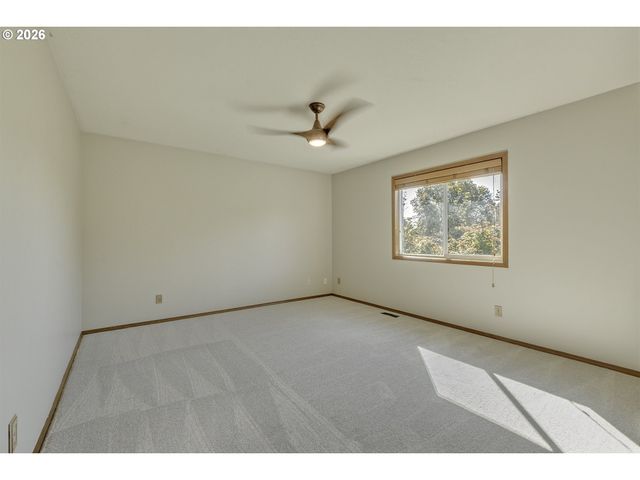 1747 Ne 54TH Ct, Hillsboro, OR 97124