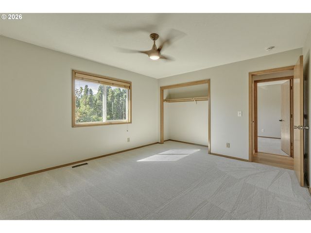 1747 Ne 54TH Ct, Hillsboro, OR 97124