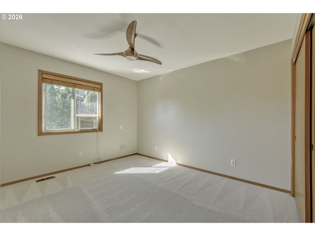 1747 Ne 54TH Ct, Hillsboro, OR 97124