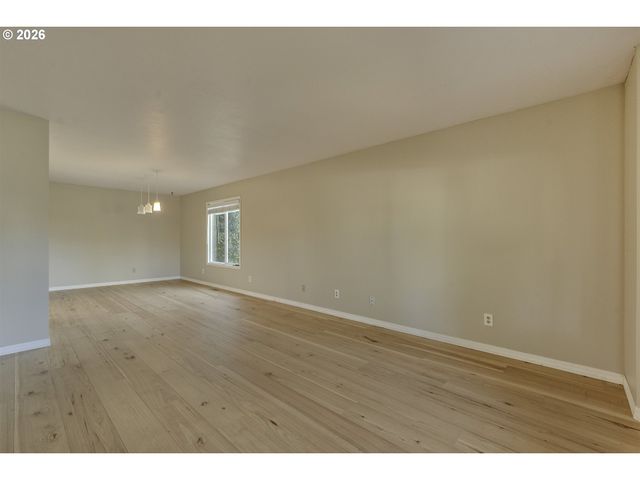 1747 Ne 54TH Ct, Hillsboro, OR 97124