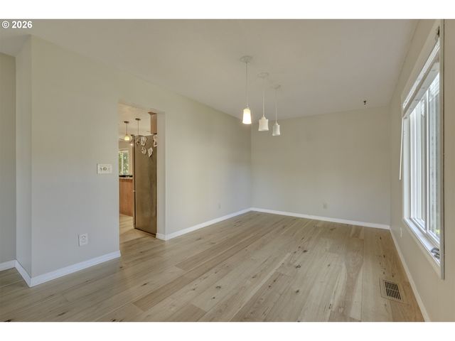 1747 Ne 54TH Ct, Hillsboro, OR 97124