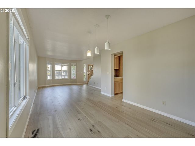 1747 Ne 54TH Ct, Hillsboro, OR 97124