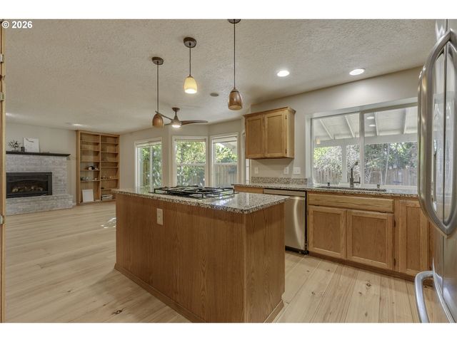 1747 Ne 54TH Ct, Hillsboro, OR 97124