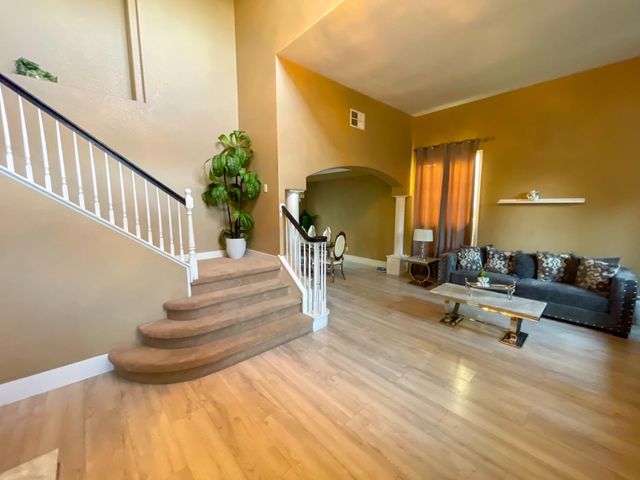 348 Ainsdale Ct, Roseville, CA 95747