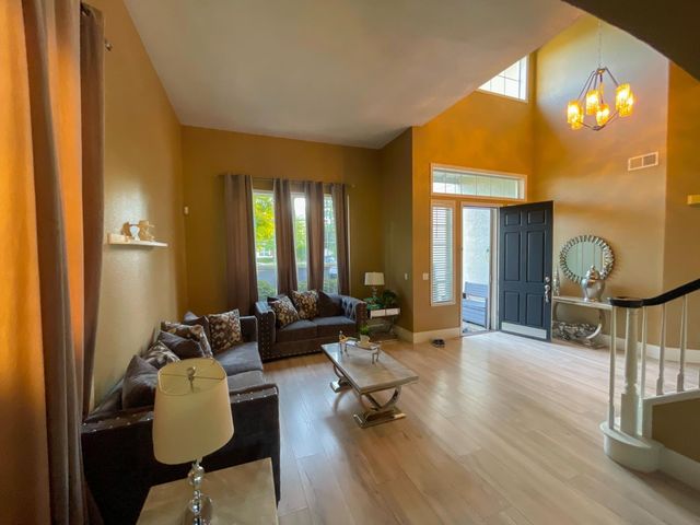 348 Ainsdale Ct, Roseville, CA 95747