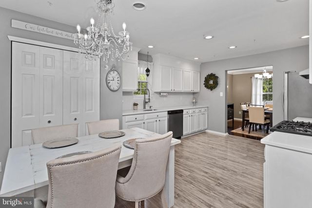 9 AUTUMN LN, Burlington, NJ 08016