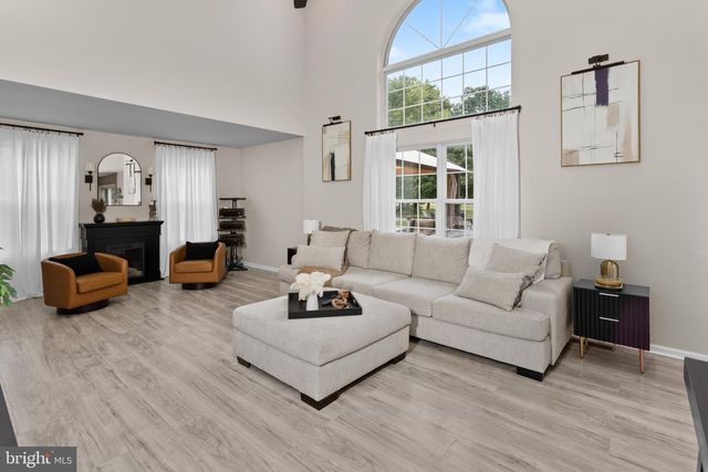 9 AUTUMN LN, Burlington, NJ 08016