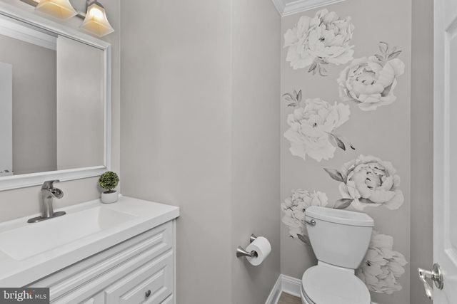 9 AUTUMN LN, Burlington, NJ 08016