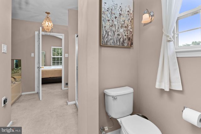 9 AUTUMN LN, Burlington, NJ 08016