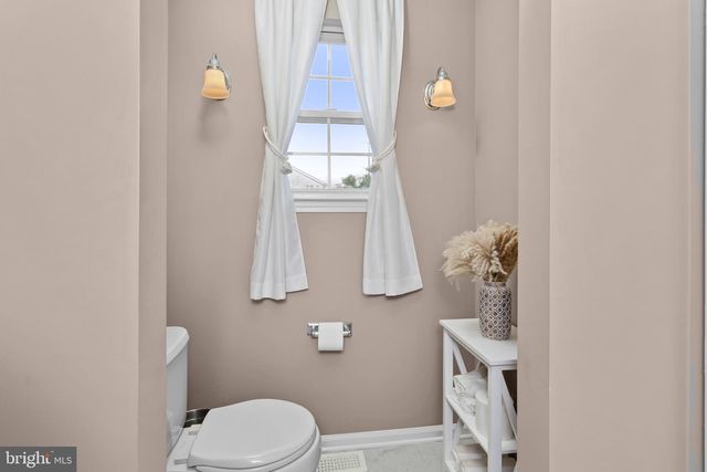 9 AUTUMN LN, Burlington, NJ 08016