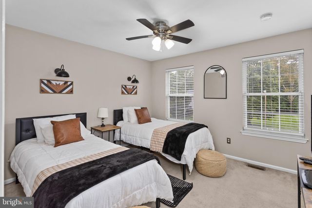 9 AUTUMN LN, Burlington, NJ 08016