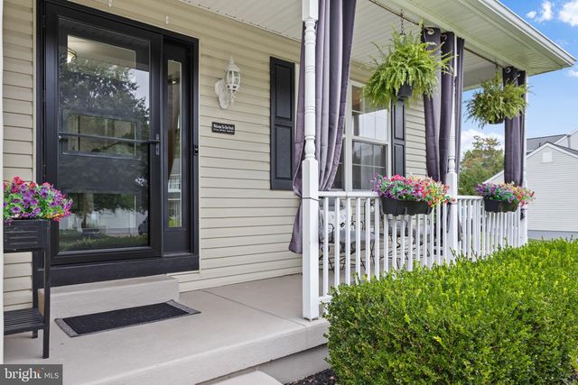 9 AUTUMN LN, Burlington, NJ 08016