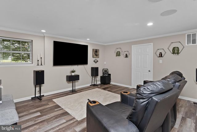 9 AUTUMN LN, Burlington, NJ 08016