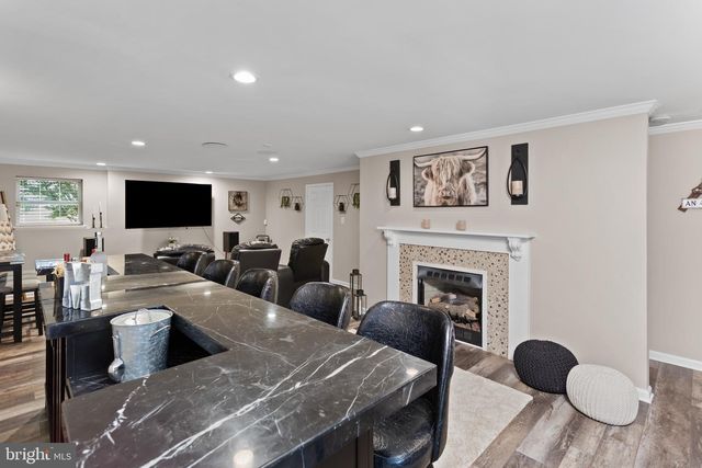 9 AUTUMN LN, Burlington, NJ 08016
