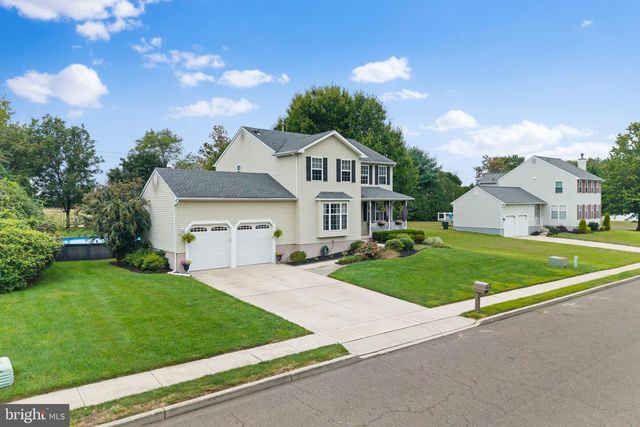9 AUTUMN LN, Burlington, NJ 08016