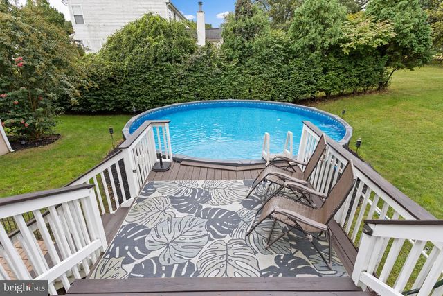 9 AUTUMN LN, Burlington, NJ 08016