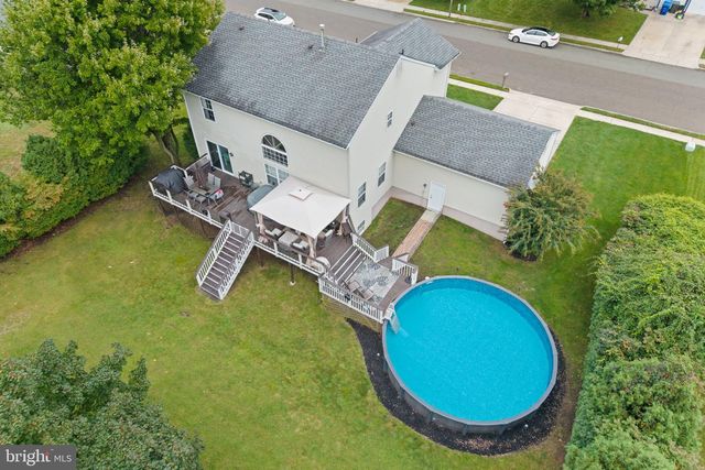 9 AUTUMN LN, Burlington, NJ 08016
